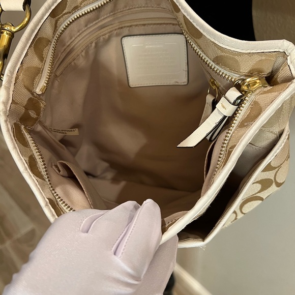 PREOWNED VINTAGE COACH CROSSBODY - Picture 8 of 13